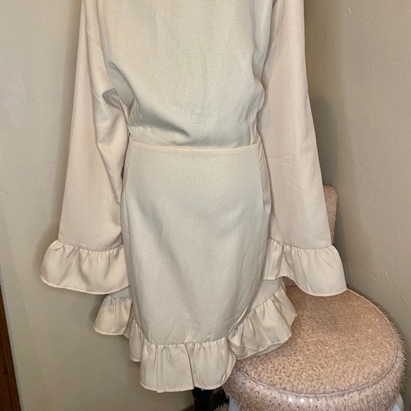 Ruffle Dress 🌻 - Picture 8 of 9